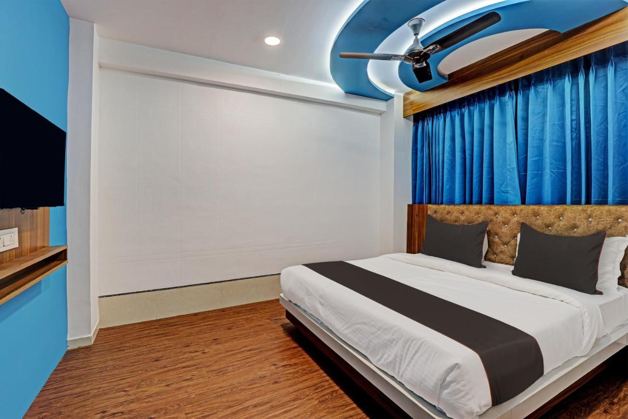 Collection O Hotel Swarg Сурат Экстерьер фото